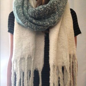 Cozy blanket scarf